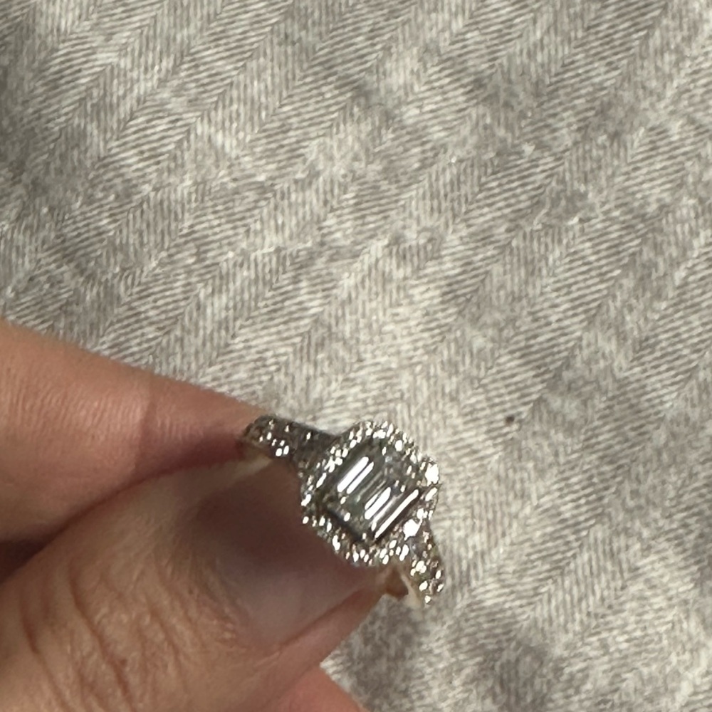 Elegant Silver Women's Ring